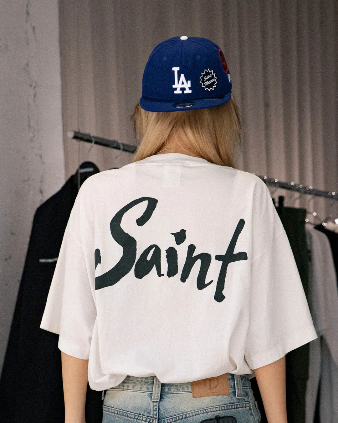 SAINT Mxxxxxx SS TEE/SUPER DIRTY/WHT oil painting SAINT SUPER DIRTY slogan TEE off-white S-XL Made of original OE yarn tube weaving without side seams to distinguish the split fabrics original consistent VINTAGE label/little angel anti-counterfeiting label top printing technology highly restored original details